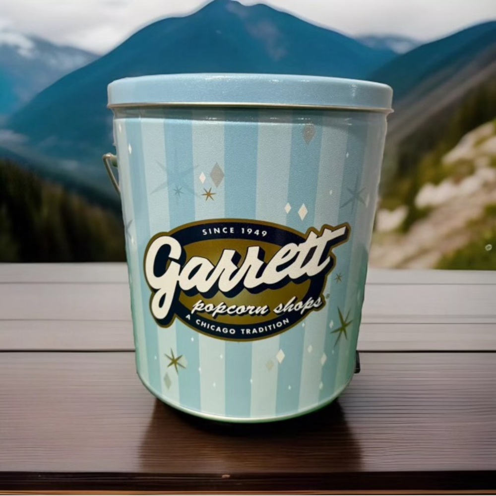 Chicago’s Garrett Popcorn Shop 7" Holiday Tin